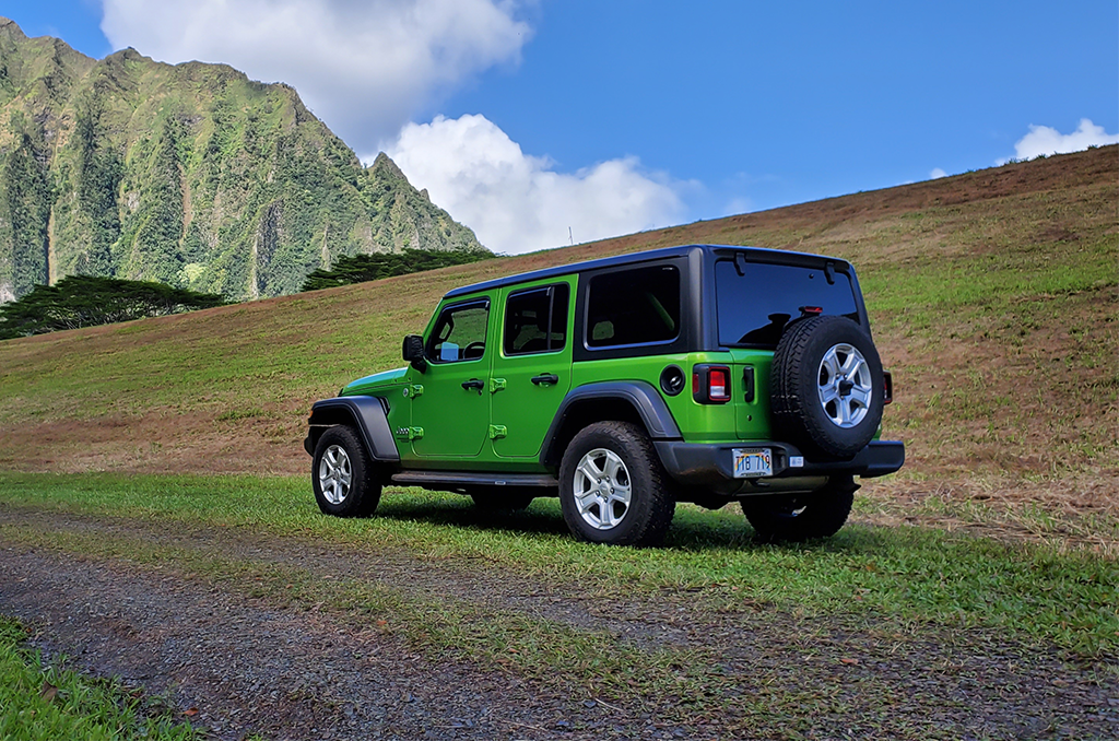 Jeep debuts Gorilla Glass windshields and Gecko Green paint